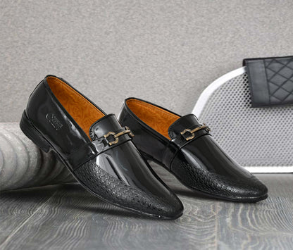 Pointed-toe Shiny Slip-ons for Men with Embossed Pattern | Black