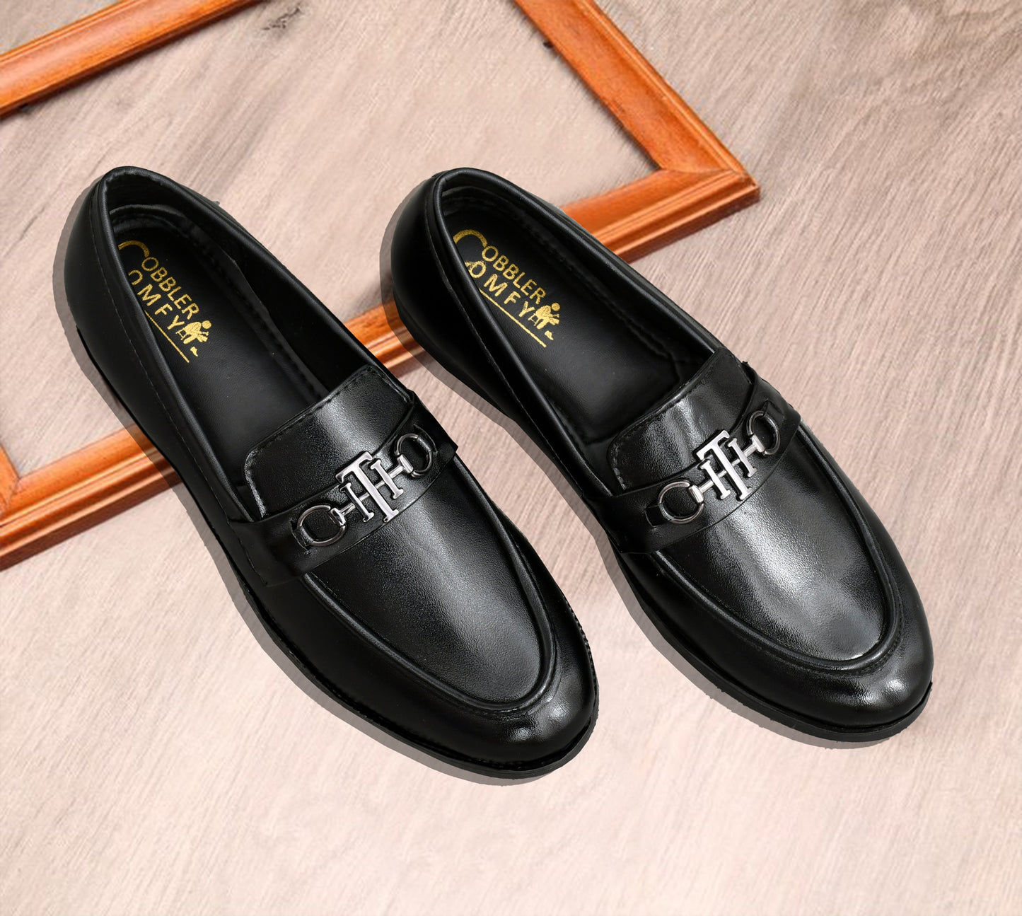 Semi-formal Slip-on for Men with Metallic Buckle | Black