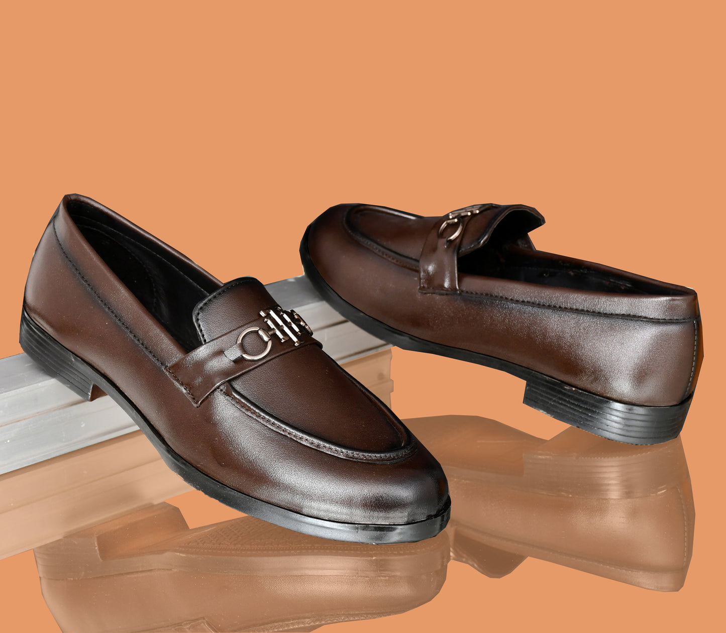 Semi-formal Slip-on for Men with Metallic Buckle | Brown