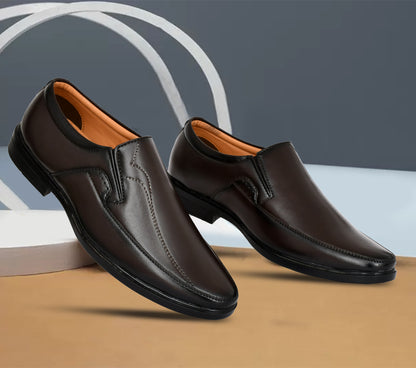 Classic Slip-on for Men with Curved Side Stitch | Brown