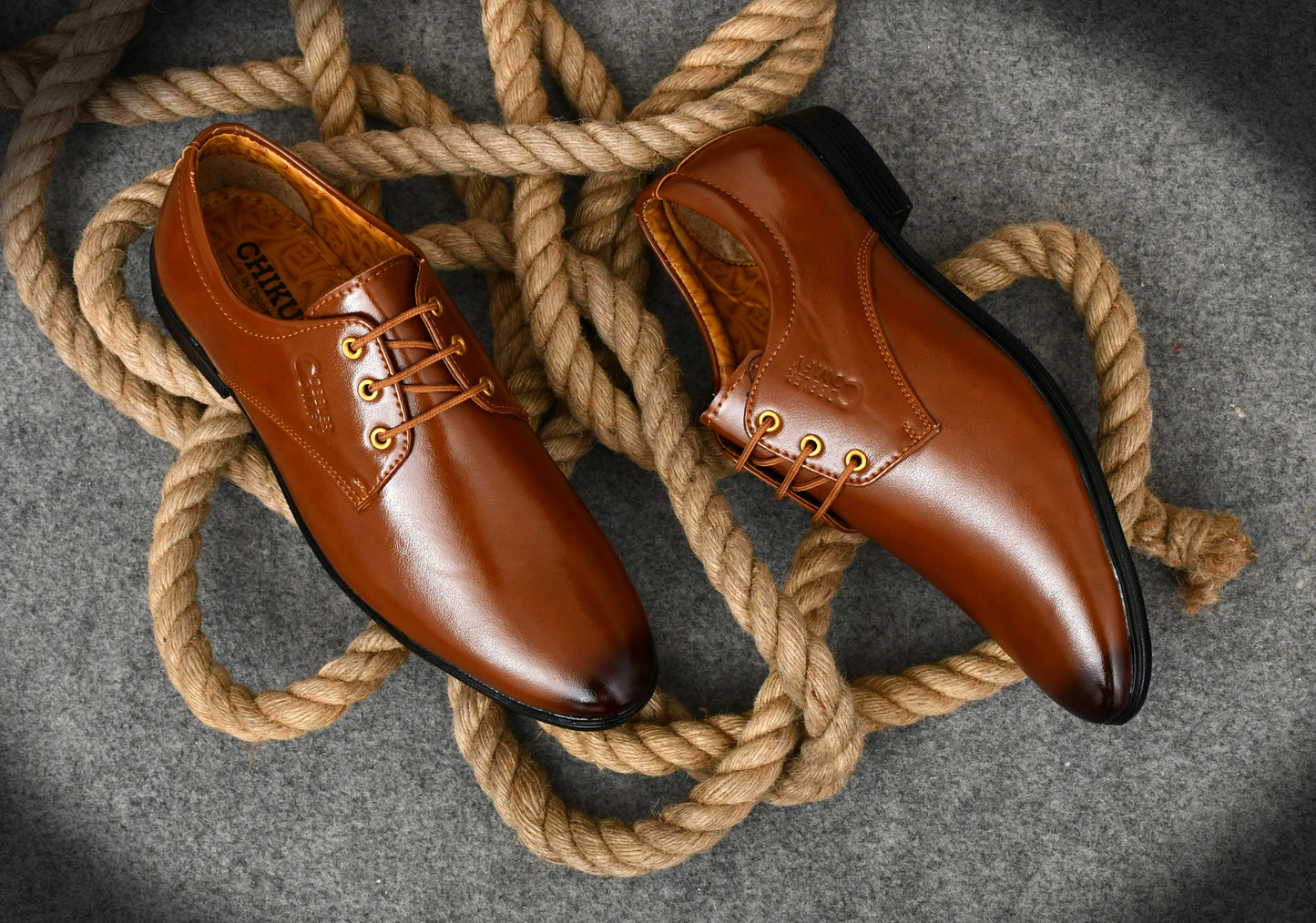 Pointed-toe Neat Look Lace-up Derby Shoes for Men | Tan